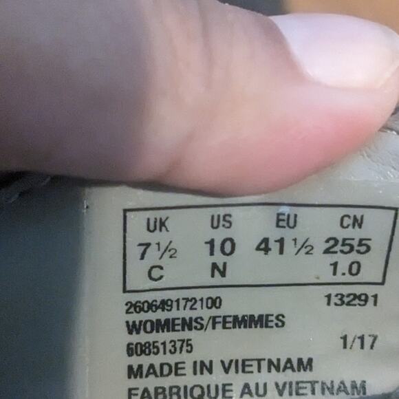 Clark’s Black Slip On Shoes 7.5 - Picture 6 of 10